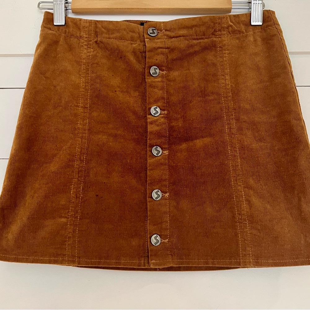 Scissor (Tilly’s) rust col button cord skirt